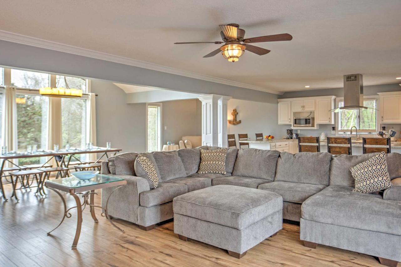 Monticello Home With Multi-Level Deck On 2 Acres! Buitenkant foto